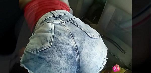  Adolescente Fazendo Boquete no carro com Shortinho Jeans